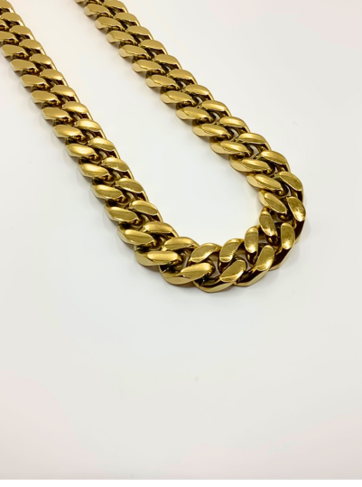 Cassie Cuban Link Neckless