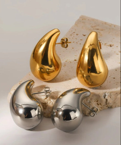 Leana teardrop Stud