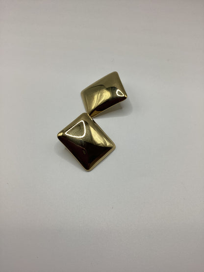 Priscilla Studs
